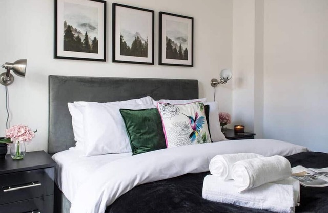 2 Bedroom Apt Leamington Spa Hosted By Golden Key