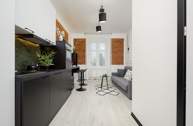 Cozy Studio Poznańska in Łódź by Renters