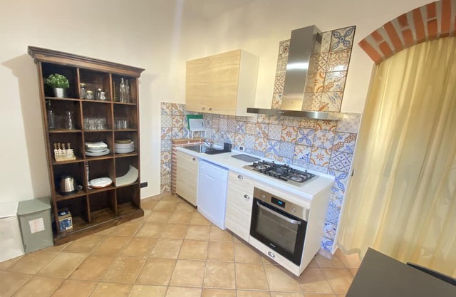 The Discography, Elegant and Spacious for Groups