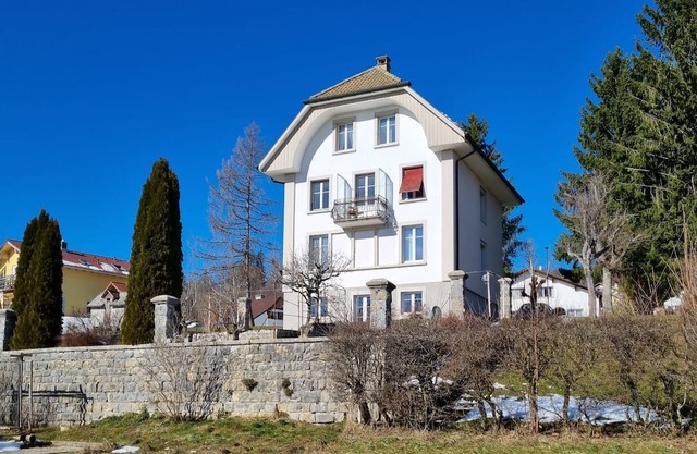 Grande Maison sur Trois Étages, Endroit Calme. Animaux Acceptés