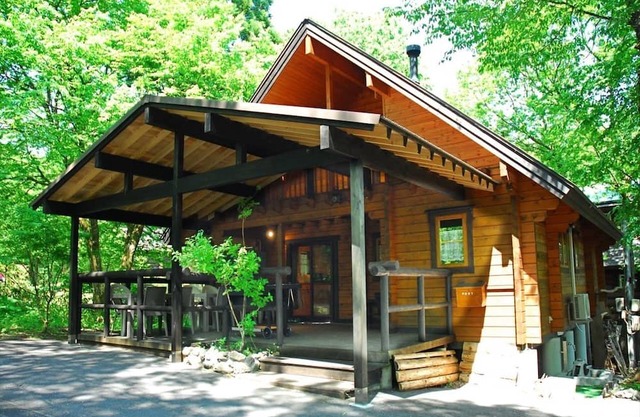 Corner log cottage 11 people Wooden deck with / Maniwa City Okayama