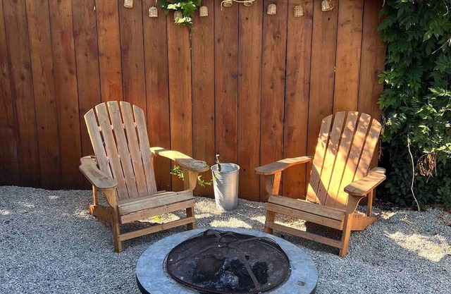 Sunny and Spacious In-Law in Downtown San Leandro