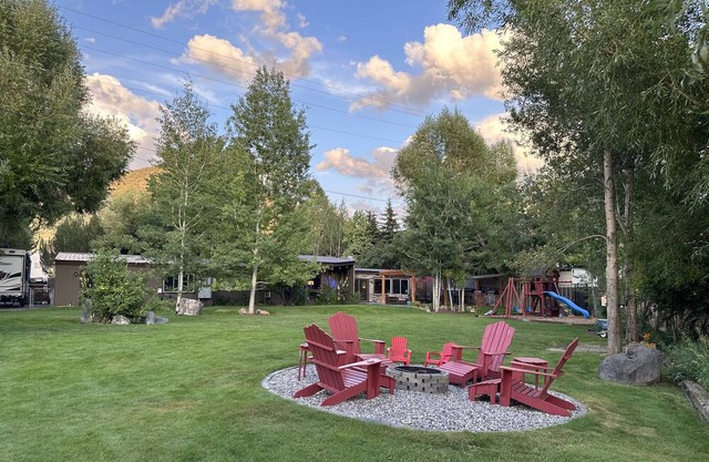 Luxury home 5 minutes from town