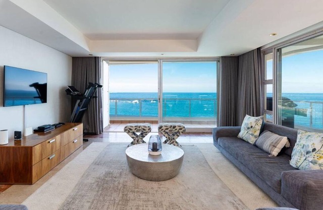 Expansive Three Bedroom Clifton Apartment with Breathtaking views