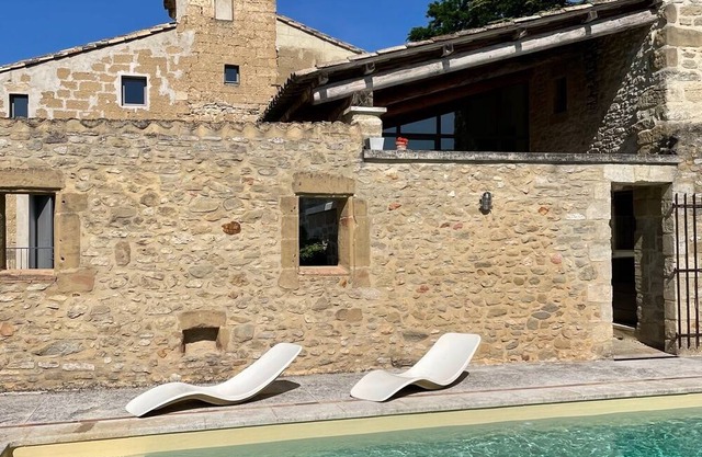Grand Mas D'artistes Climatisé Avec Piscine et Parc, un Lieu de Rêve à Uzès !