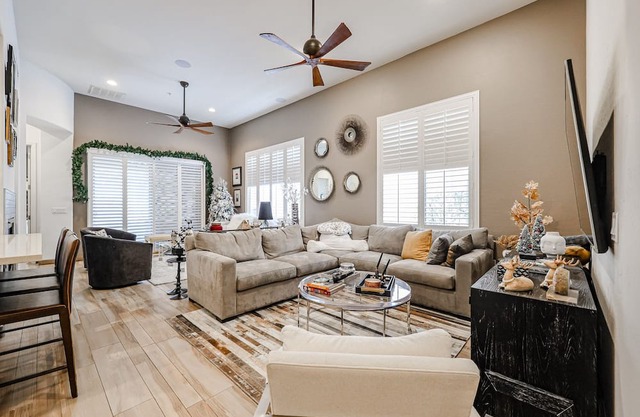 Luxury 3br house w/heated pool + gym!