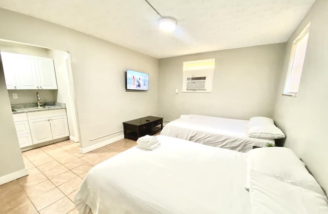 Classic Double Suite Indy