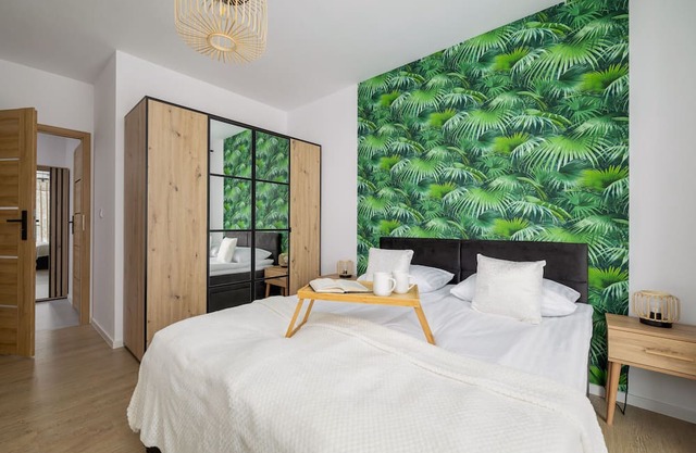 Apartament Otoczony Zielenią by Renters