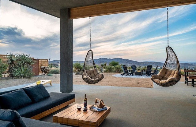 Desert Oasis with Hot Tub, Pool and Views!