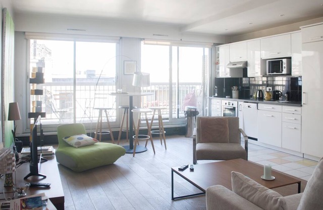 Cosy apartment with balcony in the heart of Paris