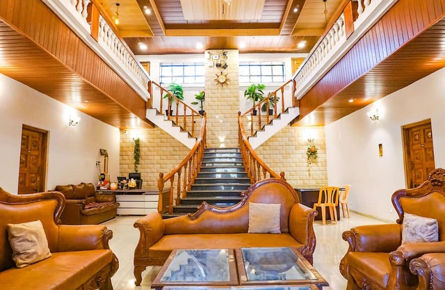 Fabhotel Highland Park