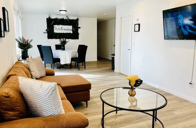 Relaxing Rancho Cucamonga Home, sleeps 6, full kitchen, great location!