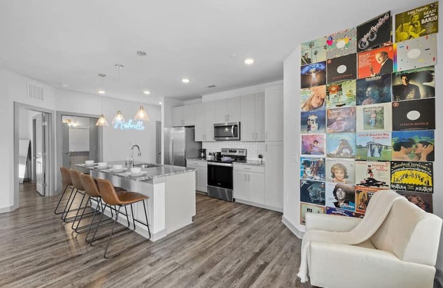 Spacious 2BR - 9min to Broadway!