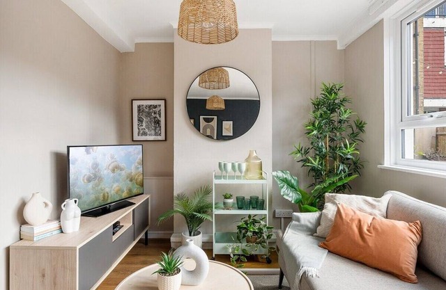 Stylish 3 Bed | Vibrant East London