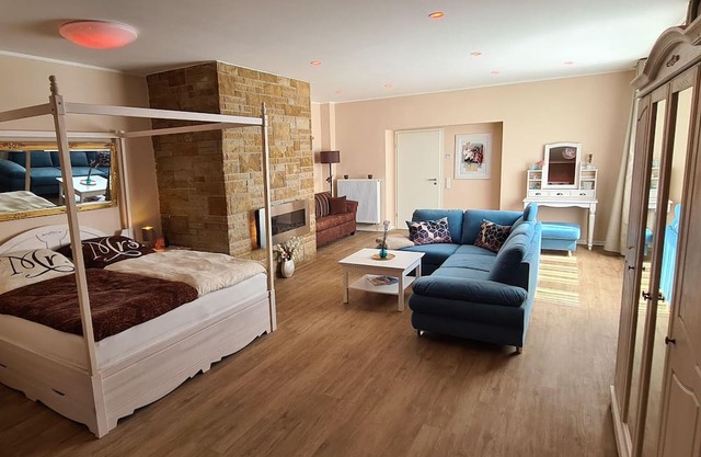 Apartment 'Romantische Fewo Sächs Schweiz' with Shared Terrace and Wi-Fi
