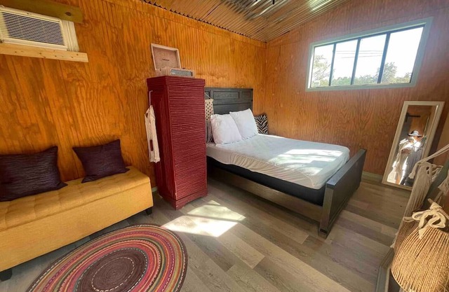 Stargazing EnSuite walking distance to downtown,Texas wineries, food, and shops.