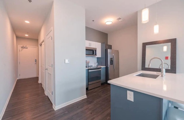 City Escape - 1BR Loft 1.7 Miles - Downtown