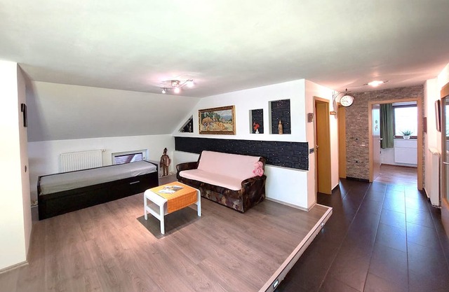 Countryside Two Bedroom Apartment near Horjul