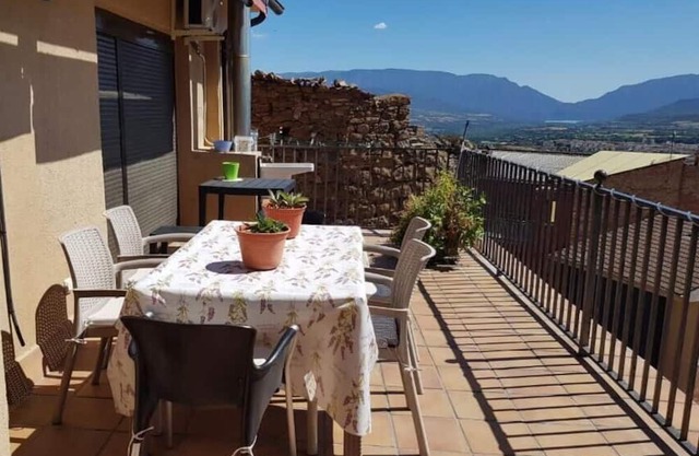 Apartment 'Lola Pis' with Mountain View, Wi-Fi and Air Conditioning