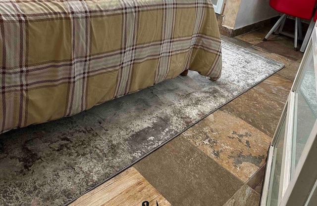 Room "3", private bathroom, own breakfast area.