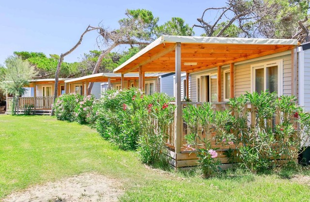 Holiday apartment with pool and sports facilities