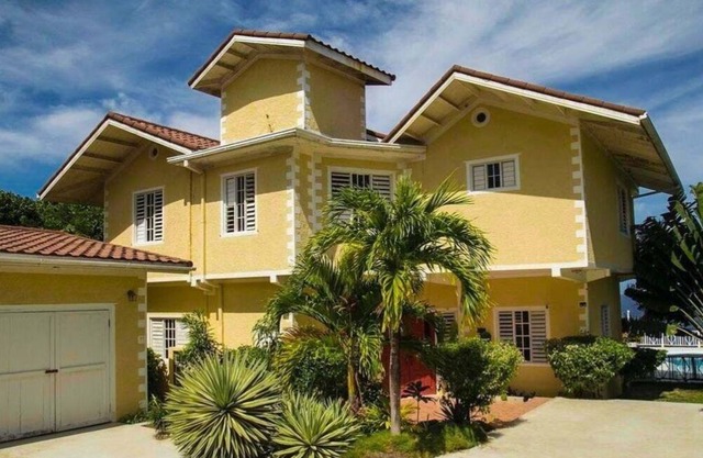 All Inclusive Oasis Palms Luxury Villa