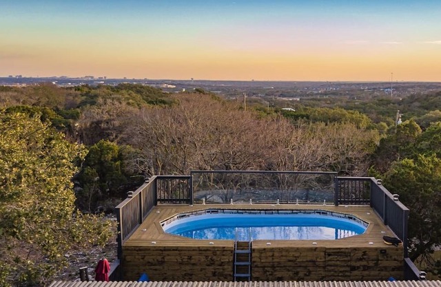 Private Pool with Stunning View and Game Room