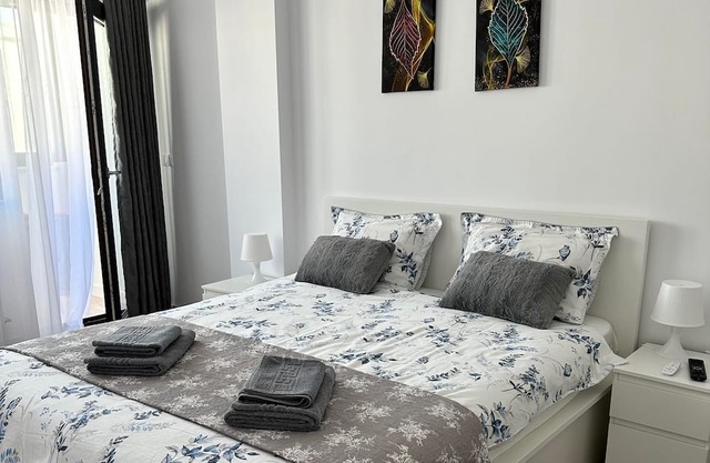 Cozy apartment near Univercity,1,3 km from center city.