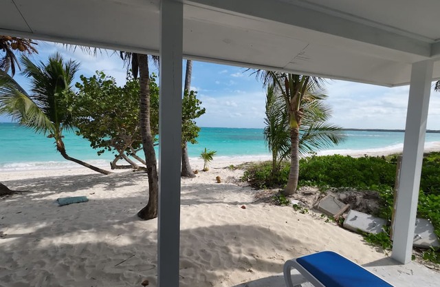 10 Short Steps From The Most Beautiful Sandy Beach & Crystal Clear Blue Ocean
