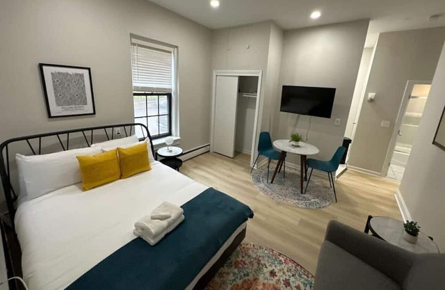Quaint studio apartment! Back Bay Area