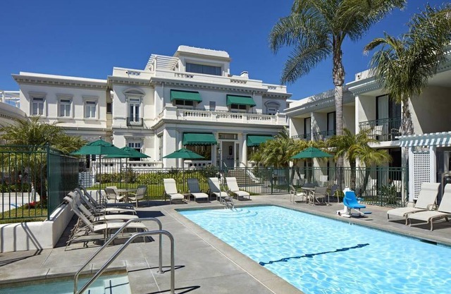 Explore Coronado! 2 Units Near Horton Grand Theater! Pool, Beach Access!