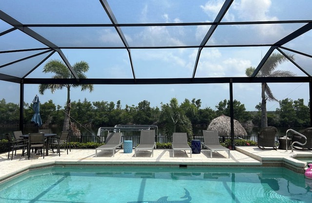 Spacious Coastal Pool/Spa home with near Cape Harbor