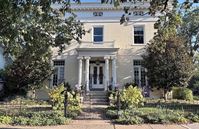 Enjoyable bed & breakfast within a historic home in downtown Lebanon