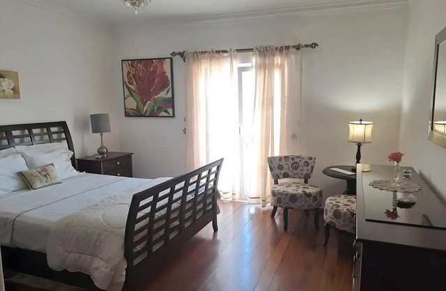 Suite 'Private Suite for Two in Lagos' with Shared Pool, Wi-Fi and Air Conditioning