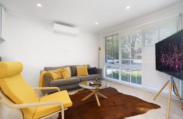 NEW TO VRBO: Stylish 3Bedroom Escape in South Canberra