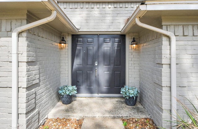 Woodlands prime location. Entire home in Shenandoah, Texas. Pets-Yes