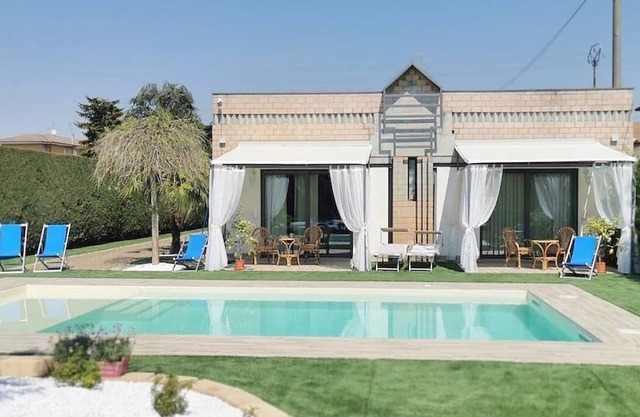 Villa Bacio: An elegant and welcoming two-story villa situated at a short distance from the Adige river, with Free WI-FI.