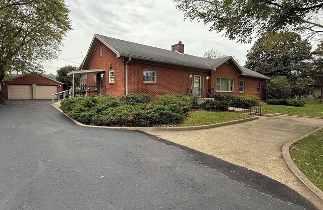 Charming Riverside Getaway in Carrollton, KY