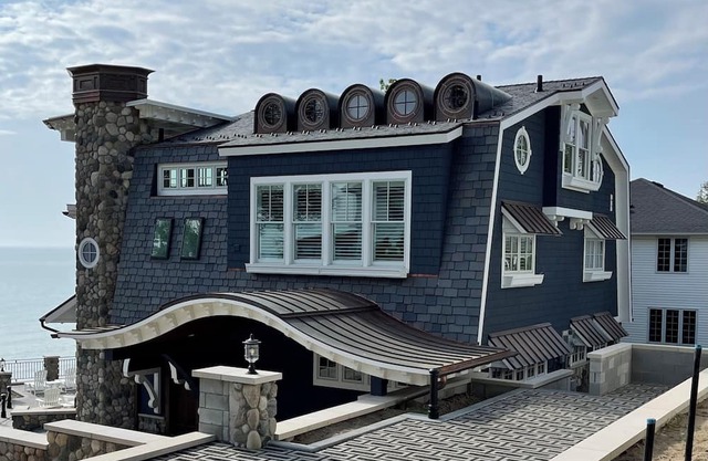 Sweet Caroline . Lake MI Waterfront . Private Beach . Elevator . Sleeps 14