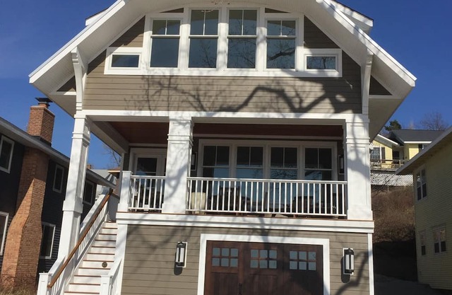 Beach House on Lake Michigan - Spacious Home with Sunset views