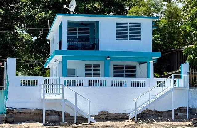 2nd Floor - Direct Beach Access - Sleeps 6