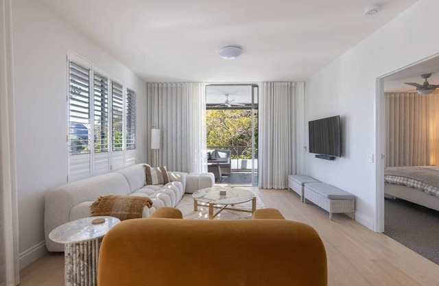 Bulimba Bliss | Elegant, Airy & Scenic Getaway