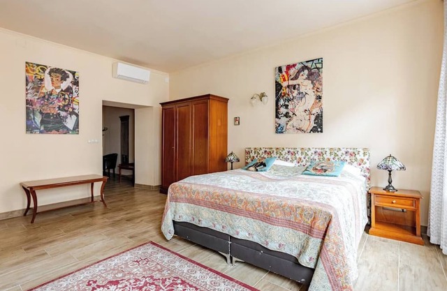 Altwienerhof, a cozy and artistic apartment with excellent connections in Vienna