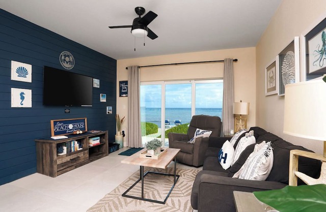 Natty’s Cove: Beach front + Pool, Gym & Tennis!