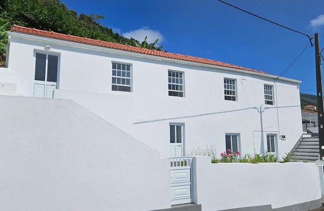 Apartment 'Branca' with Sea View, Private Terrace and Wi-Fi