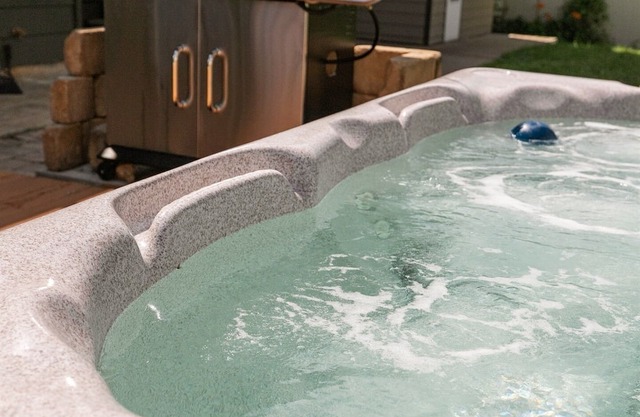 Autumn Retreat w/Fire & Hot Tub