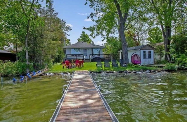 Sunsets on Scugog - Three Bedroom Cottage, Sleeps 8