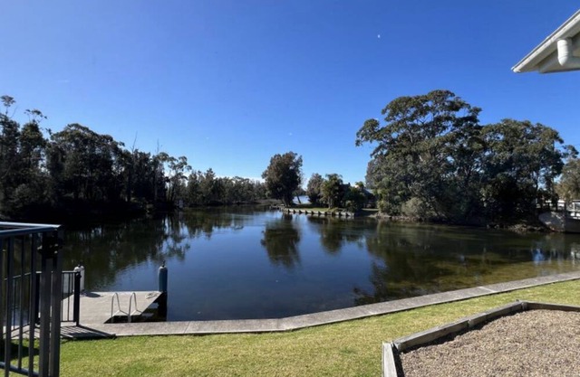 La Dolce Vita - Beautiful spacious Waterfront home
