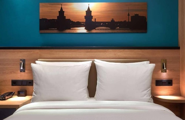 3 Family Rooms | City Views & Easy Access to Berlin Attractions!