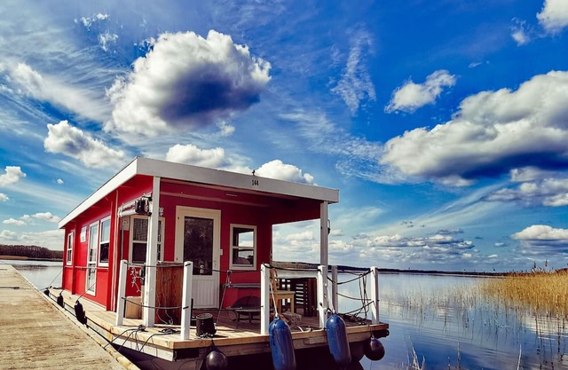 Houseboat 'BunBo 1060' with Lake View